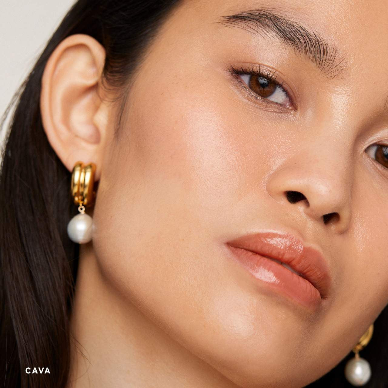 MERIT Day Glow Dewy Highlighting Balm